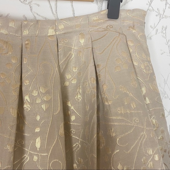 ISANI for TARGET Gold Metallic Jaquard Pintuck Full A-Line Mini Skirt medium - Picture 3 of 10